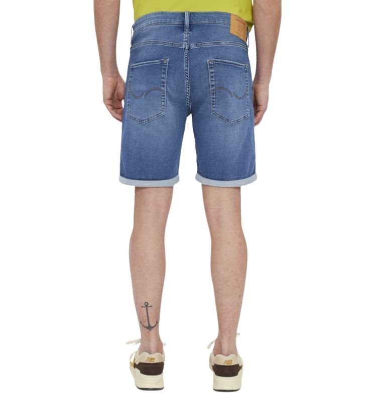 JACK & JONES