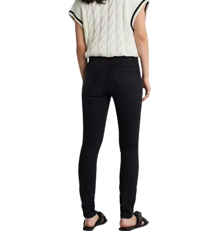 GINA TRICOT