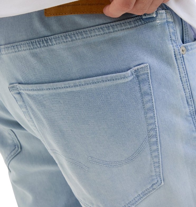 JACK & JONES