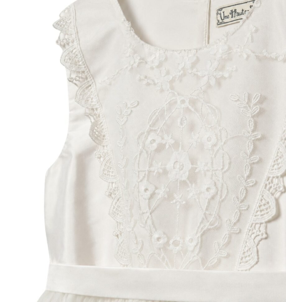 UNE HAUTRE COUTURE