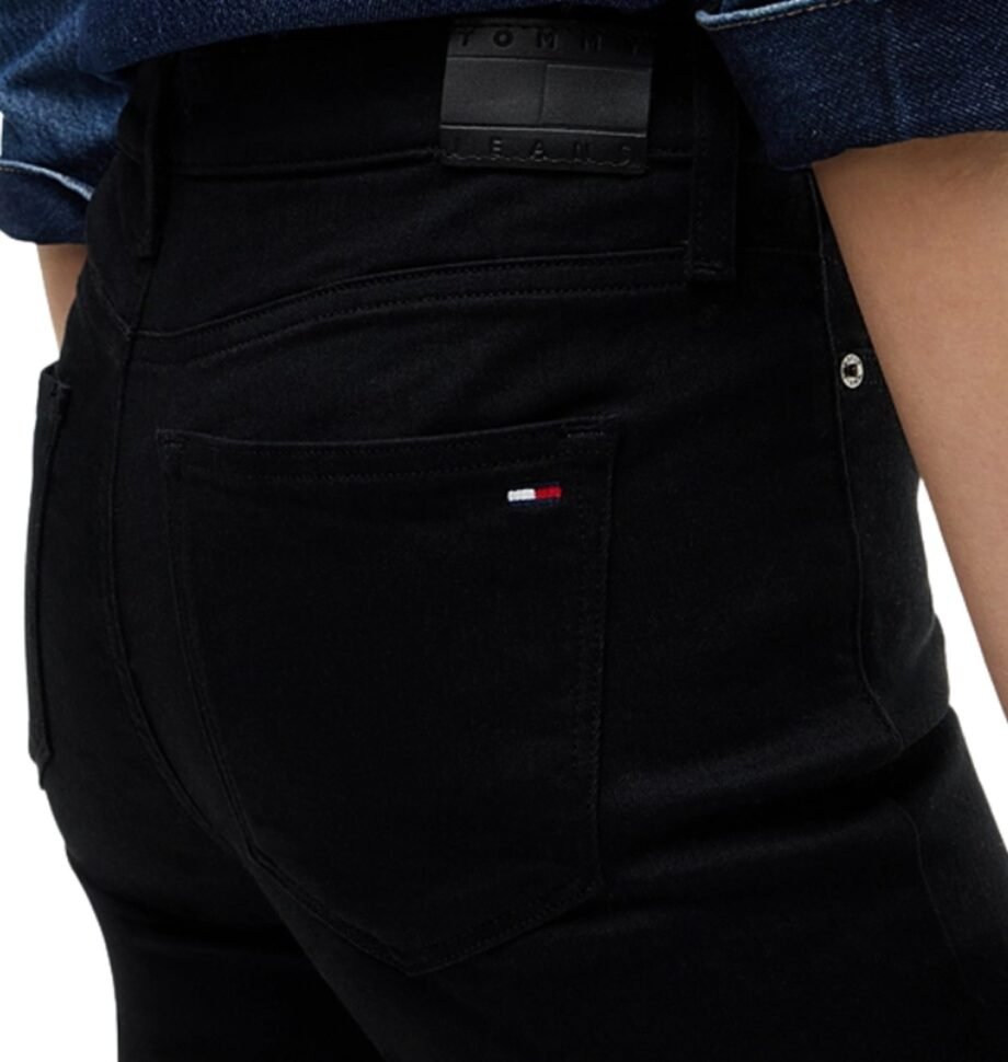 TOMMY JEANS