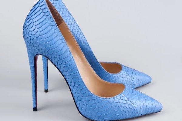 blue-shoes-white_160204-1805